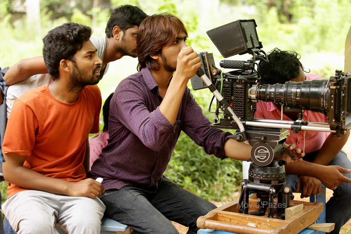 chinni-chinni-asalu-nalo-regene-working-stills